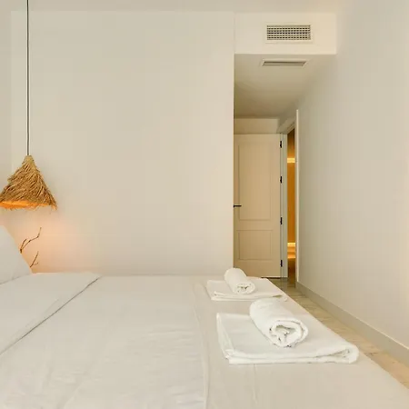 Adelfas - 3 Bed Beachside