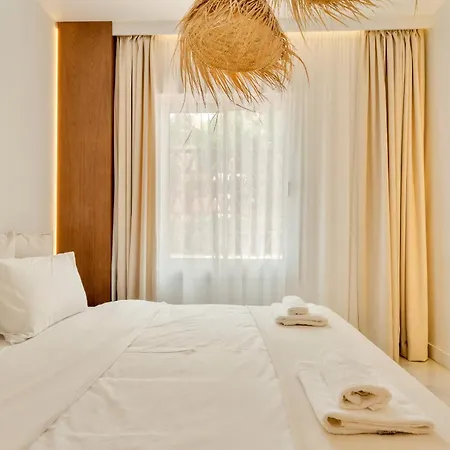 Adelfas - 3 Bed Beachside *